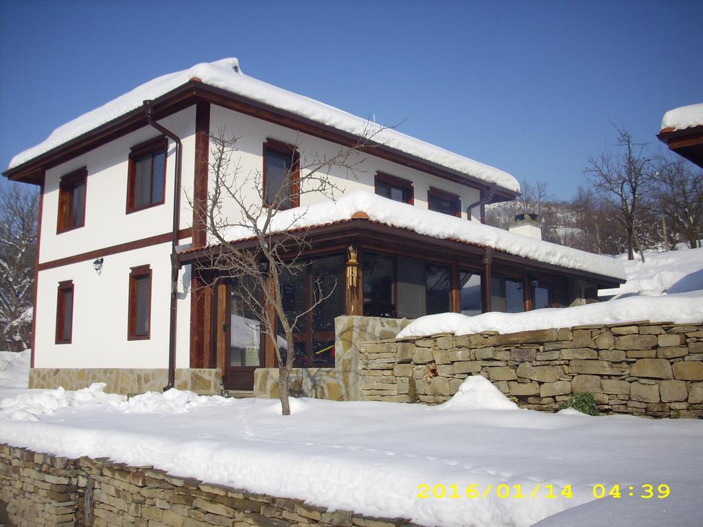 House Maya Trjavna Exteriör bild